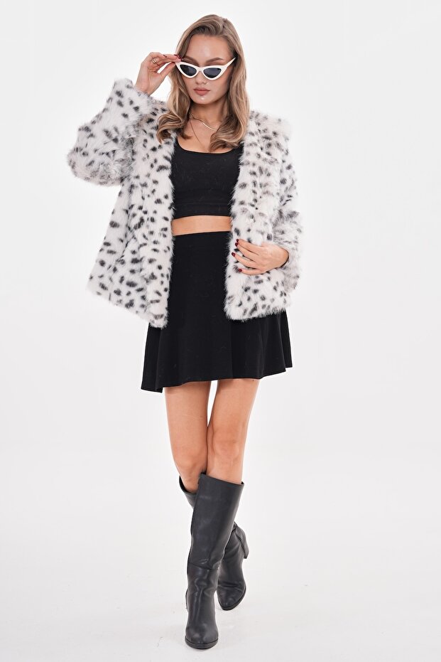 سترة فرو بغطاء للرأس بطبعة جلد الفهد - 1