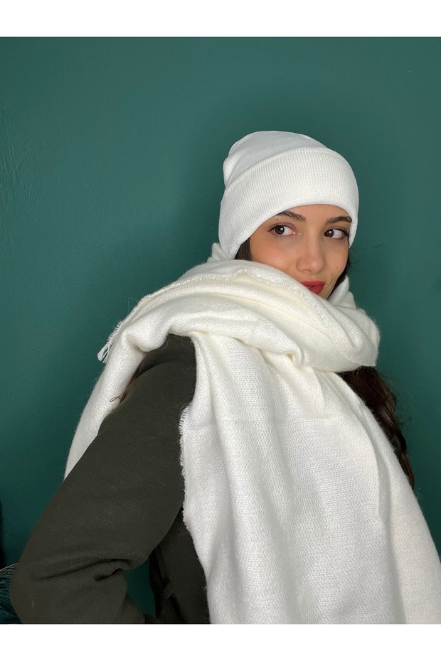 طقم وشاح وقبعة هدية معبأة في علبة هدايا - 6