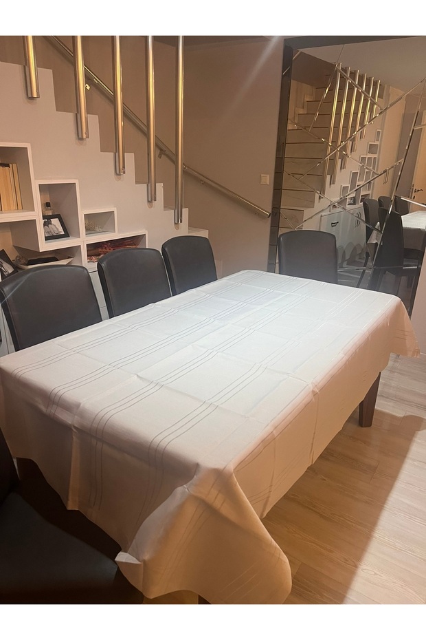 Line Pattern Linen Laceless Tablecloth - 2