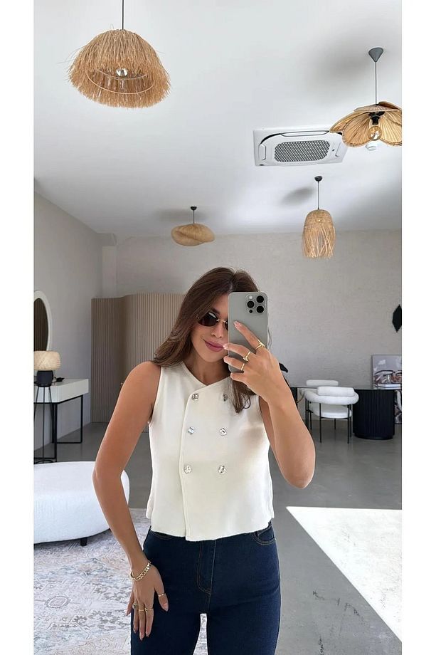 Ekru Lily Altı Düğmeli Triko Yelek - 3