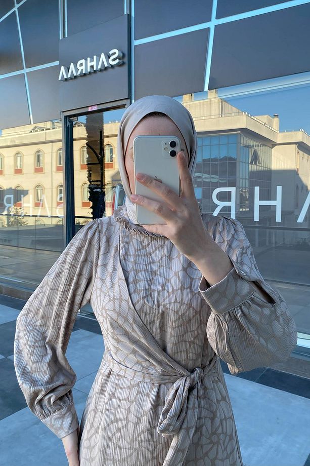 Kendinden Desenli Elbise Bej - 4