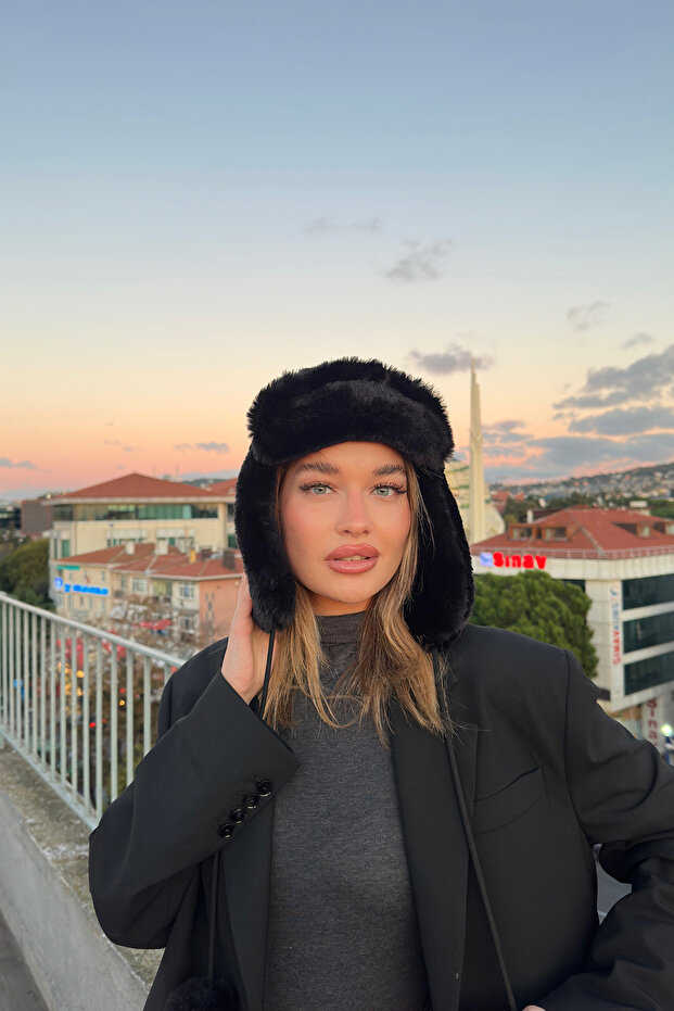 Women's Black Faux Fur Plush Hairy Elite Pompom Hat Beanie
