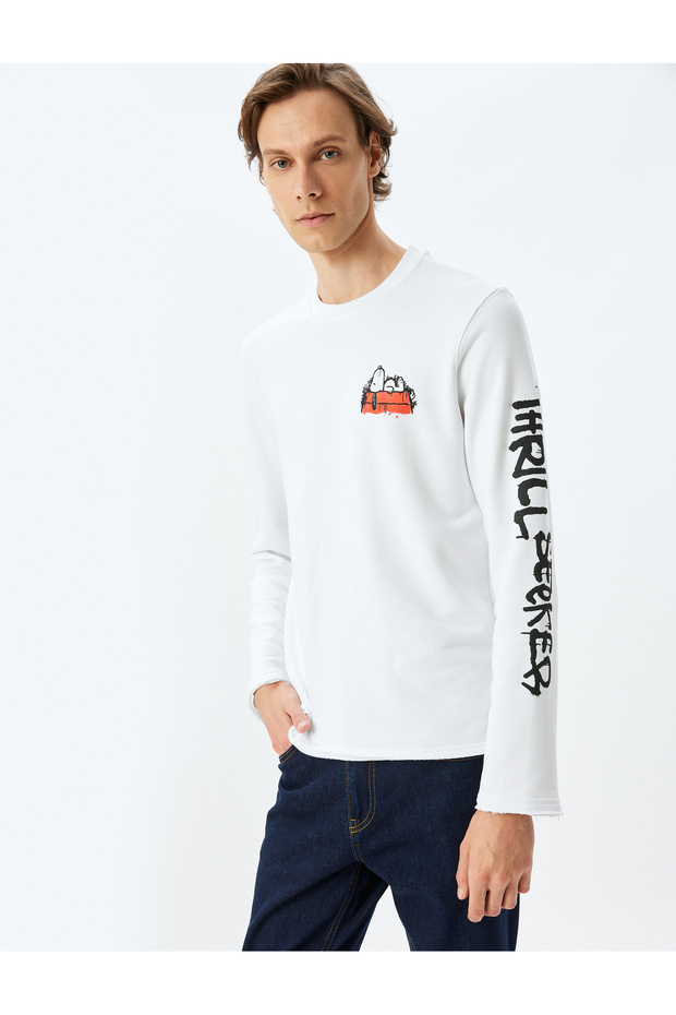 Crew Neck Long Sleeve Cotton Blend Licensed Snoopy Sweatshirt