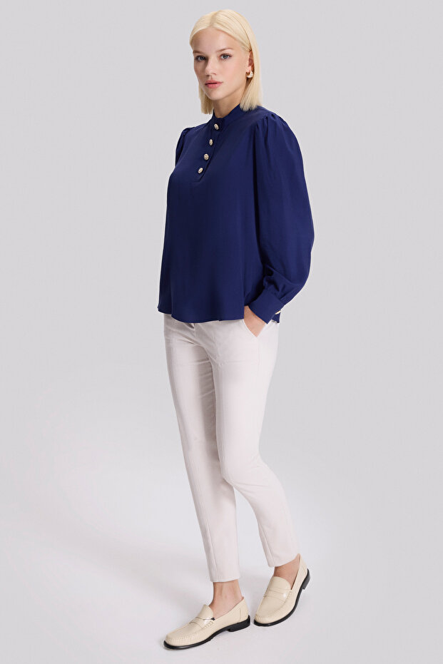 Düğmeli Dik Yaka Bluz - 3