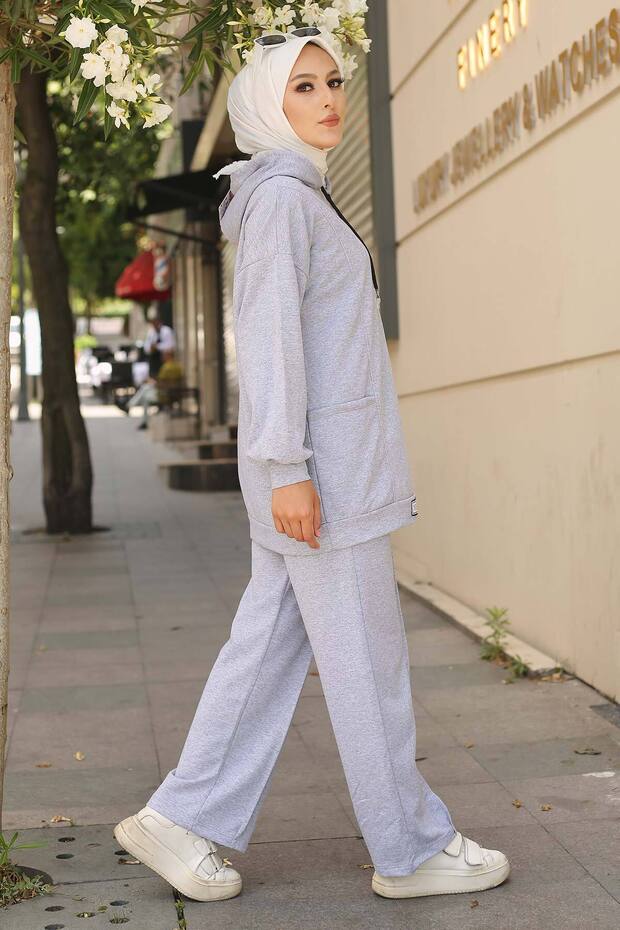 Gray Two Thread Hijab Set with Label on the Front - 3