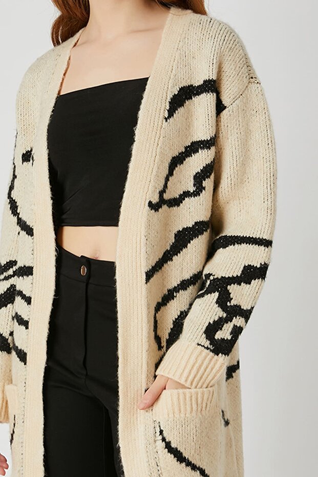 Kontrast jakarlı hırka - 3