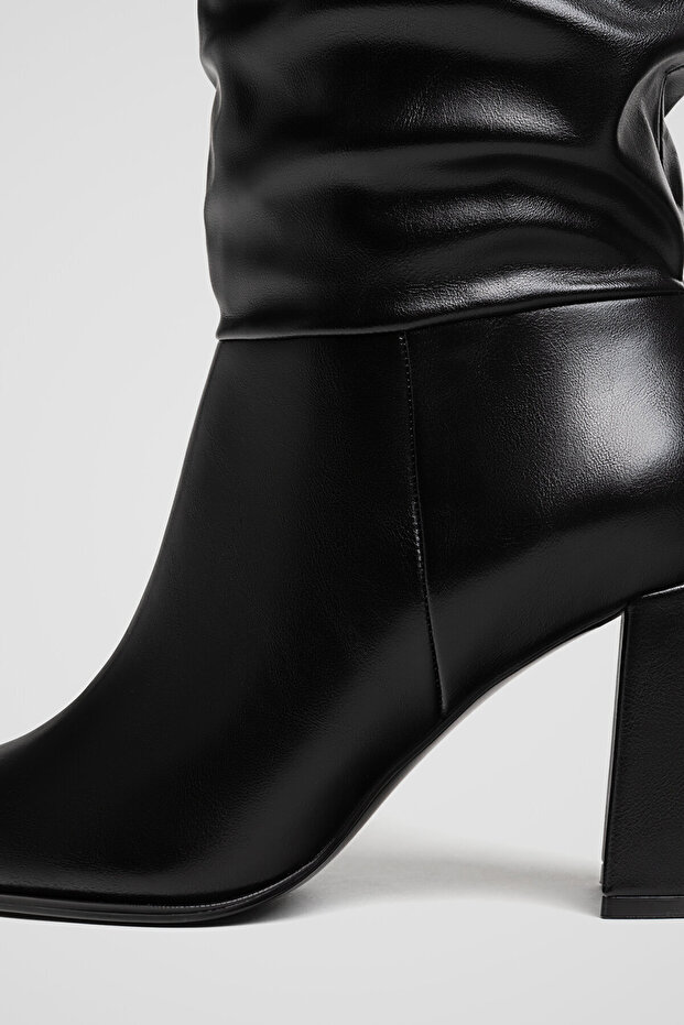 Heeled Slouchy Boots - 6