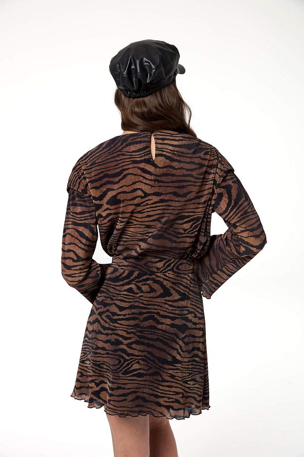 Omuz Detaylı Oversize Zebra Desenli Piliseli Bluz - 2