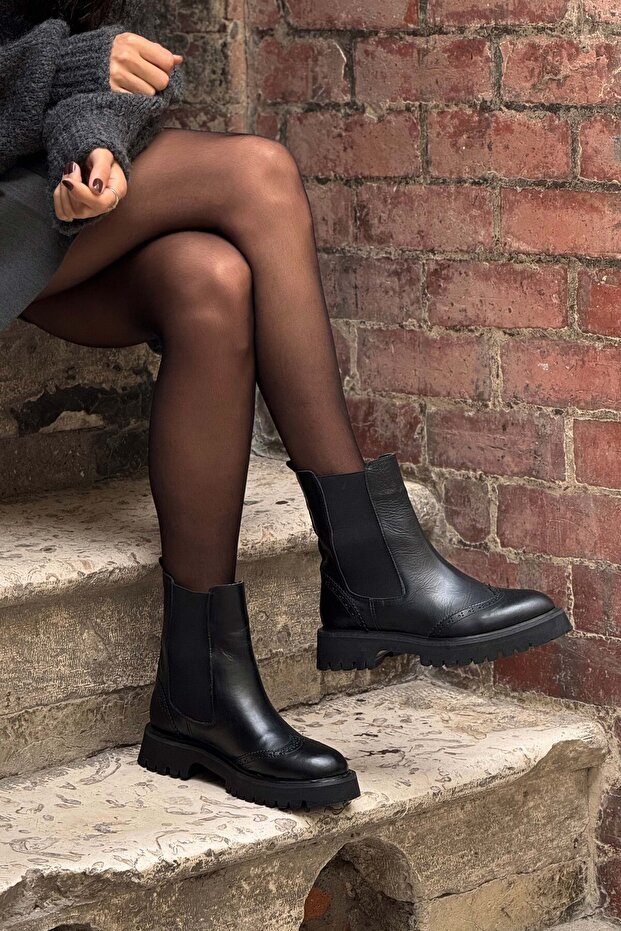Bellamy fekete valódi bőr gumi részlet lapos talpú női csizma - 2