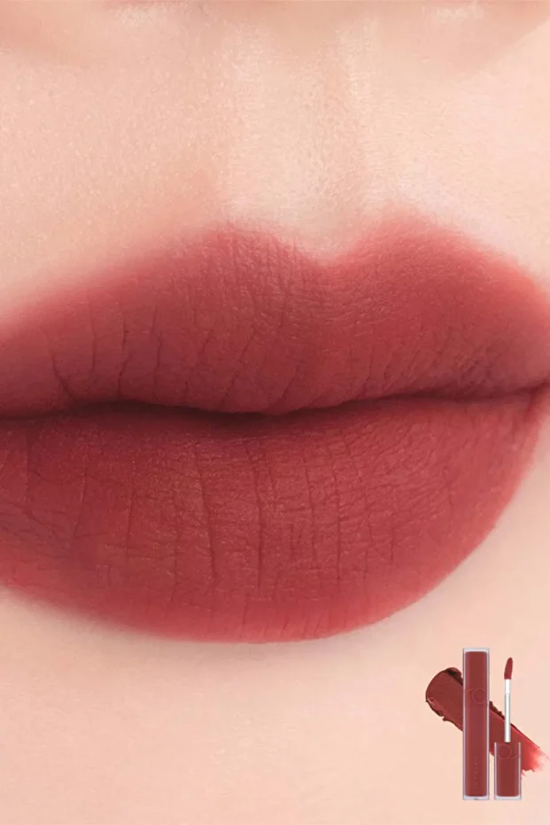 Blur Fudge Tint - 03 Musky for a Matte and Smooth Look - 3