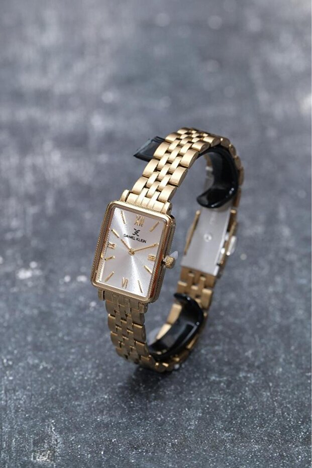 Dke.1.10750 Rectangular Case Roman Numeral Minimal Design Women's Wristwatch
