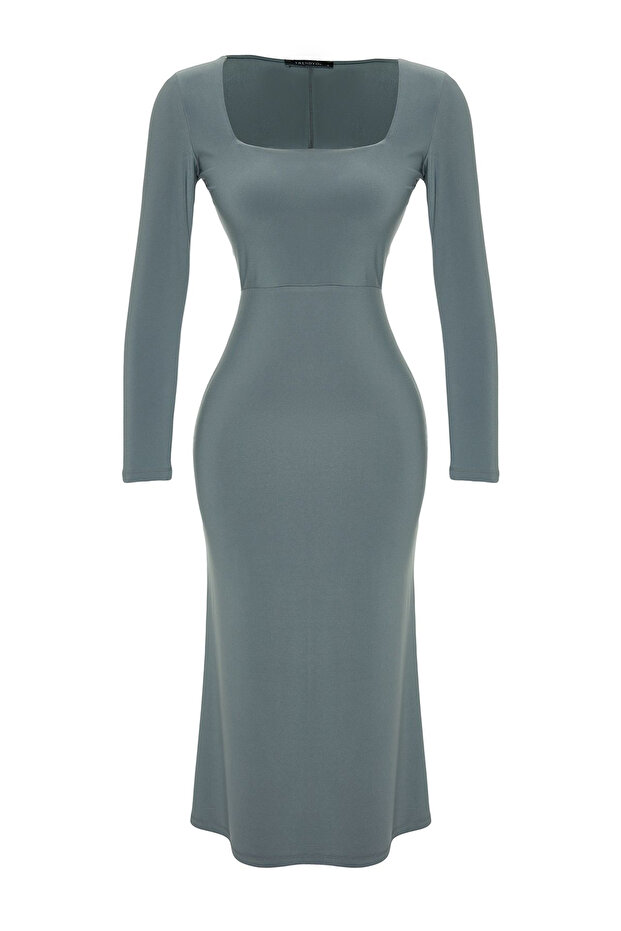 Ciemnoszara dopasowana sukienka maxi z falbaną i kwadratowym dekoltem TWOAW24EL00613 - 7