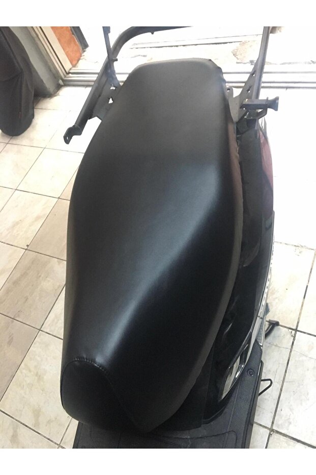 غطاء مقعد مطاطي أسود مسطح من طراز Activa 125 من طراز Mediterranean Saddle