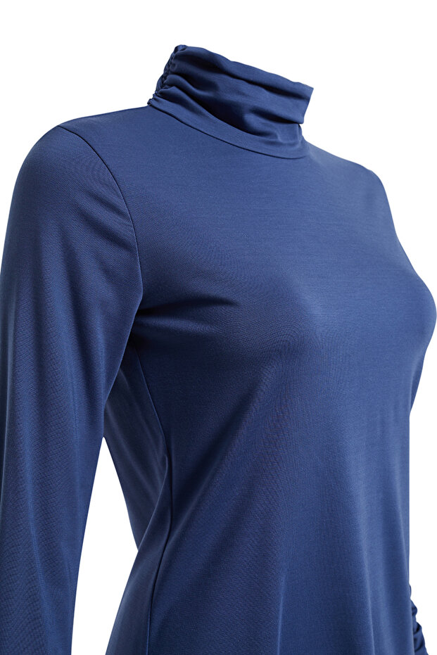 Büzgü Detaylı Bluz - 2