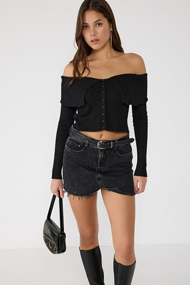 Open Shoulder Button Detailed Knitwear Top