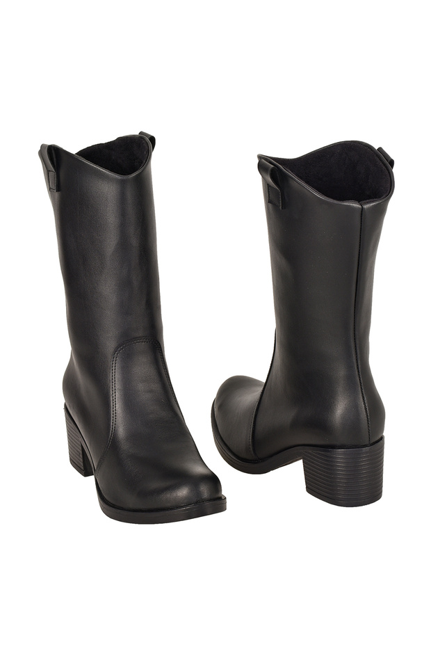 Siyah Kadın Bot - 5
