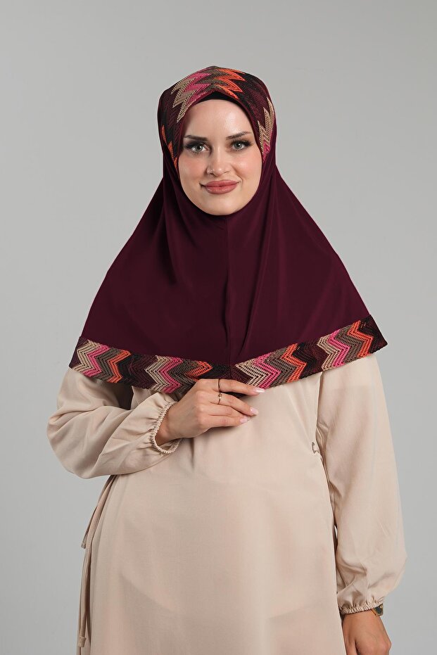 وشاح حجاب عملي جاهز للارتداء باللون العنابي، مزين بنقوش ملونة وشبكية 2401_16