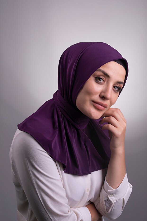 وشاح حجاب متشابك عملي وجاهز باللون البرقوقي من القماش الرملي مع أزرار كبس في الخلف 2101_07