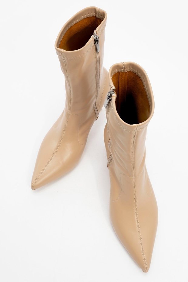 THALIN bézs bőr hegyes orrú oldalsó cipzáras női vékony sarkú csizma - 2