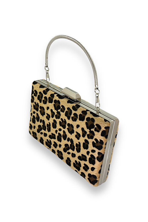 حقيبة سهرة مستوردة بنقشة الفهد مع ريش - 2