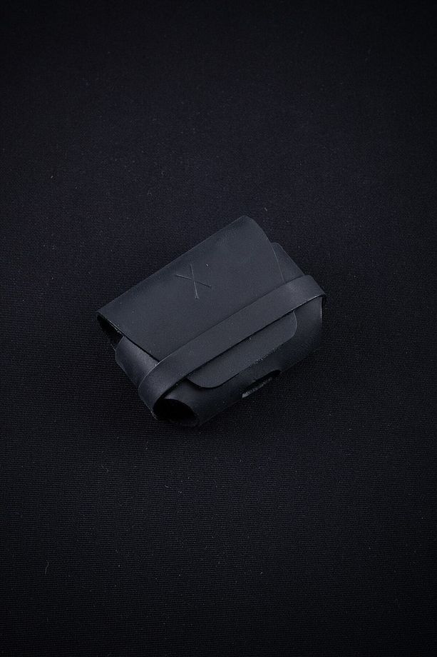 Minimal X Airpods Pro Kılıf - Siyah - El Yapımı & Gerçek Deri - Minimalist Tasarım - 6