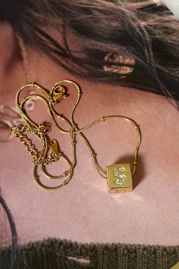 Steel Cube Model Zircon Stone Letter S Necklace (Letter S Available in Each Square)