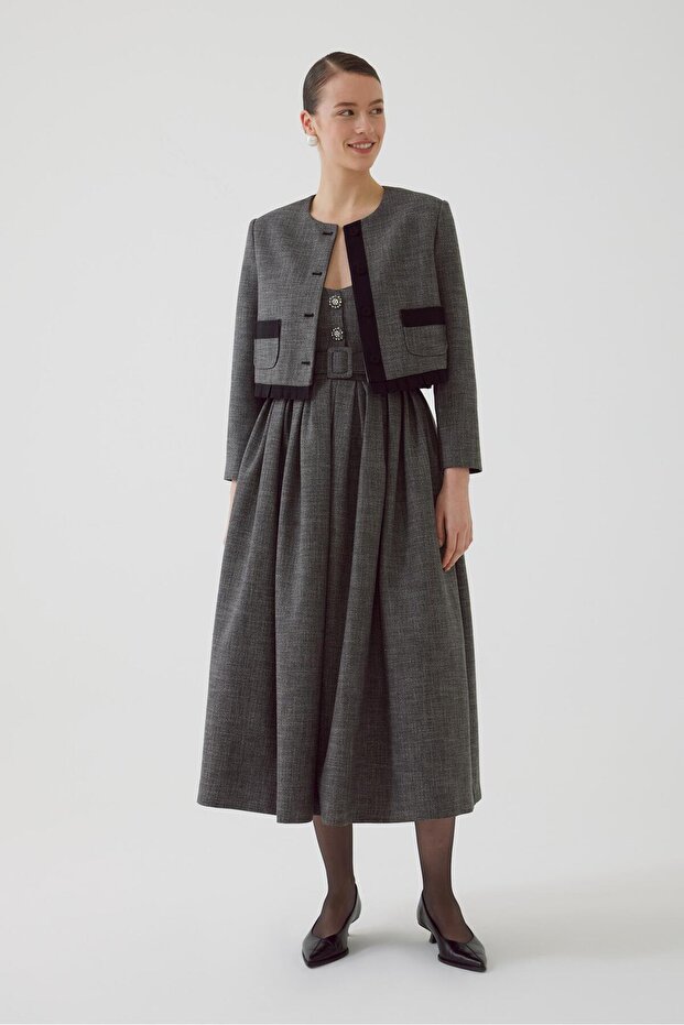 Kemerli Üstü Straplez Altı Pileli Antrasit Midi Elbise - 6