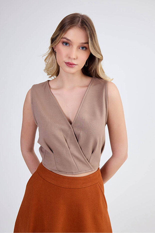 بلوزة مشروط بأكمام قصيرة ورقبة على شكل حرف V - 3