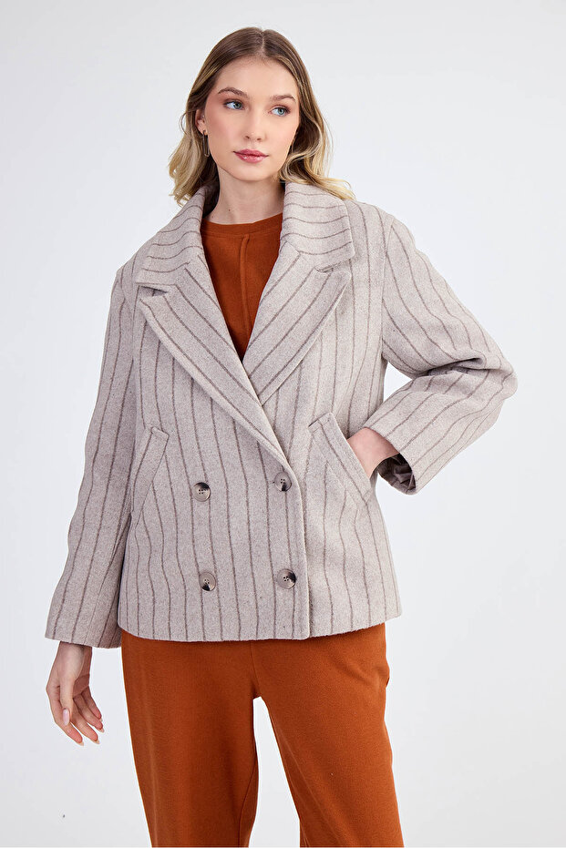 معطف مخطط خارج الكتف - 1