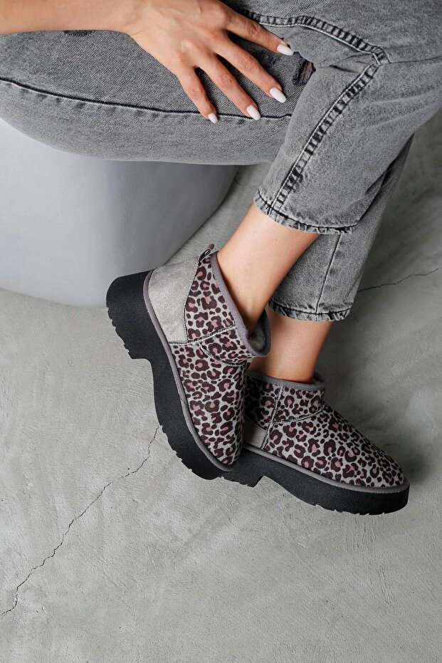 Kadın Gri Leopar Yüksek Topuklu Ultra Mini Içi Kürklü Süet Bot 5 cm BYNDUM04 - 4