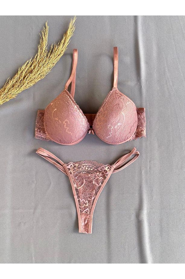 String İç Çamaşırı Takımı - 1