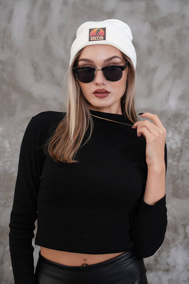 Unisex Beanie Beanie (Soccer) with Acrylic Knitted Logo - Cream