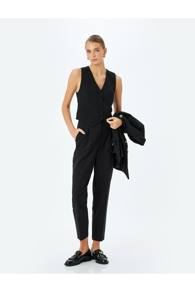Pocket Pleat Detailed High Waist Carrot Cut Fabric Trousers