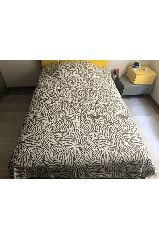 Siyah Zebra Desenli Tek Kişilik Çok Amaçlı Pike - Yatak Örtüsü 160x210 Cm - 5