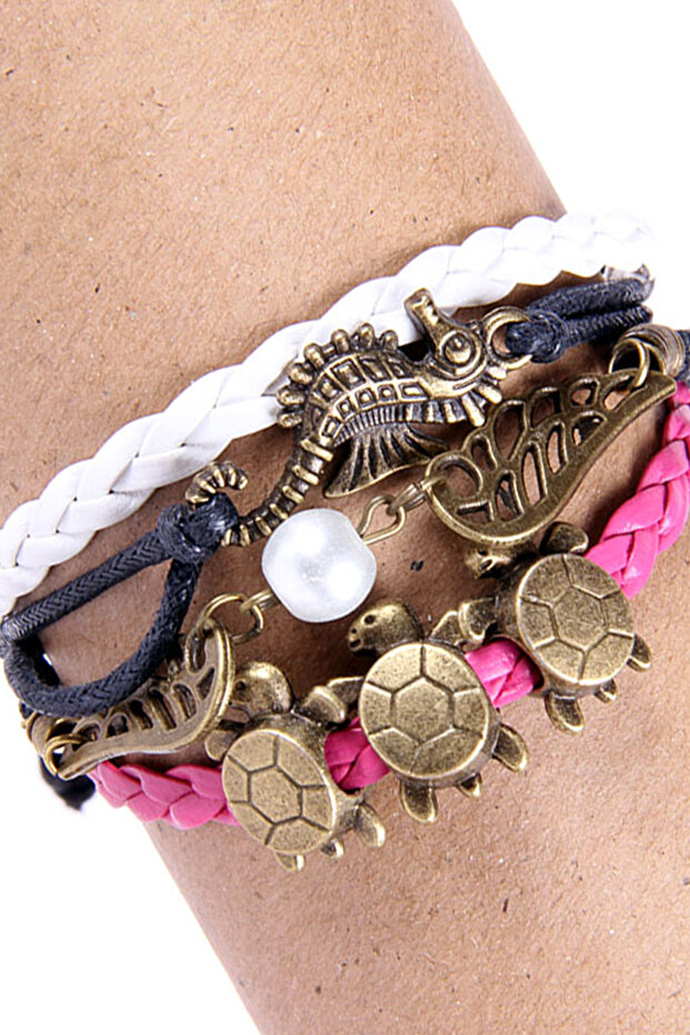 Casual Unisex Bracelet with Sea Horse Wing Figure