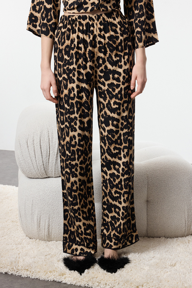 Çok Renkli Leopar Desenli Biyeli Viskon Dokuma Pijama Takımı THMAW21PT0292 - 5