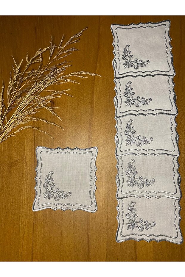 6 Pieces of Gardenye Linen Silver Color Crown Patterned Cocktail Presentation Napkins