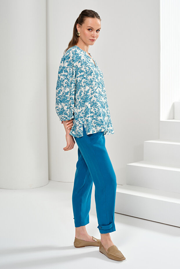 Three Quarter Sleeve Buttoned Blouse - 3