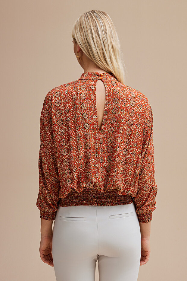 Dik Yaka Dökümlü Bluz - 4