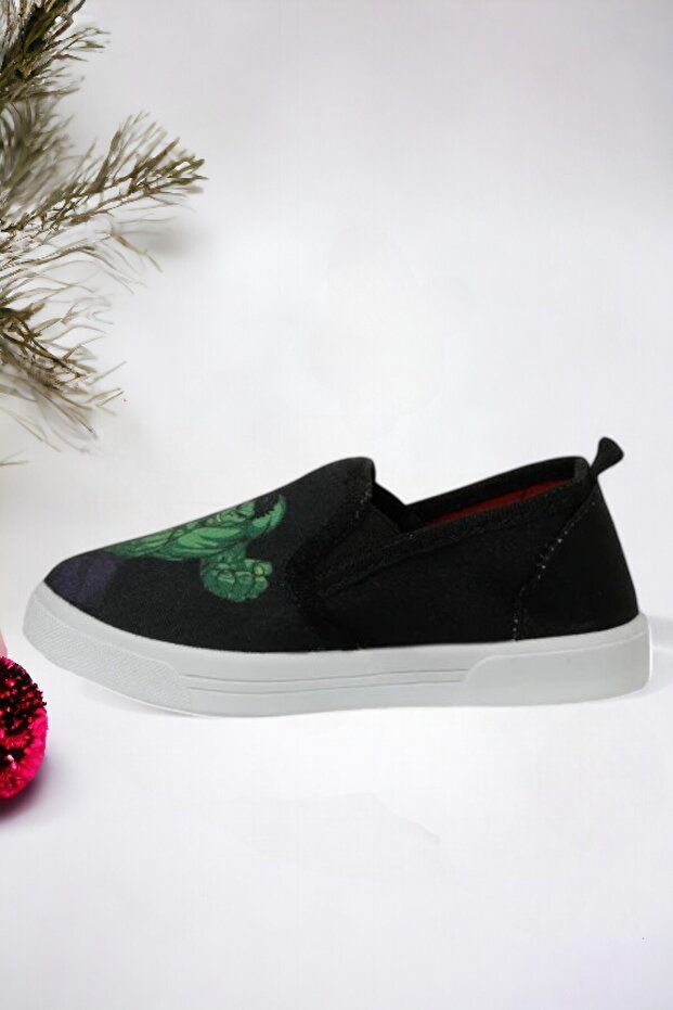 حذاء سهل الارتداء للأولاد باللون الأسود - 3