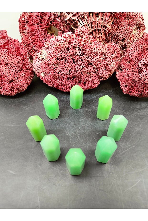 Aventurine Natural Stone Pyramid (certified) (1 Piece)