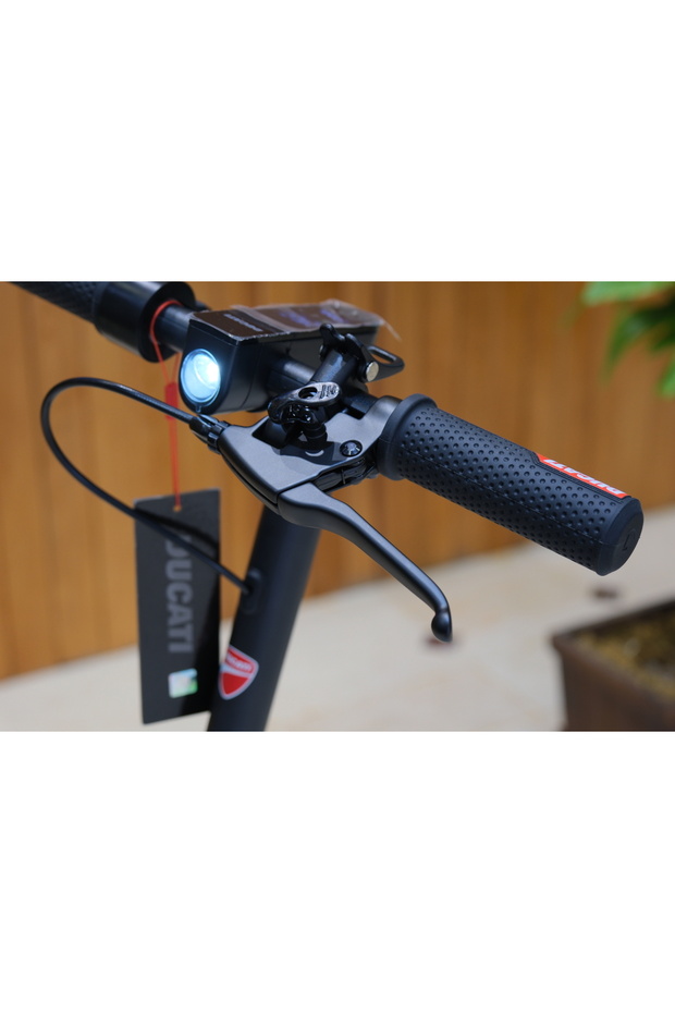 PRO-I EVO ELEKTRİKLİ SCOOTER - 4