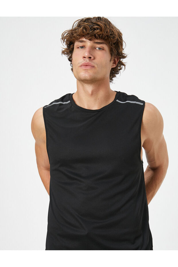Sleeveless T-Shirt Sports Reflective Detailed Crew Neck