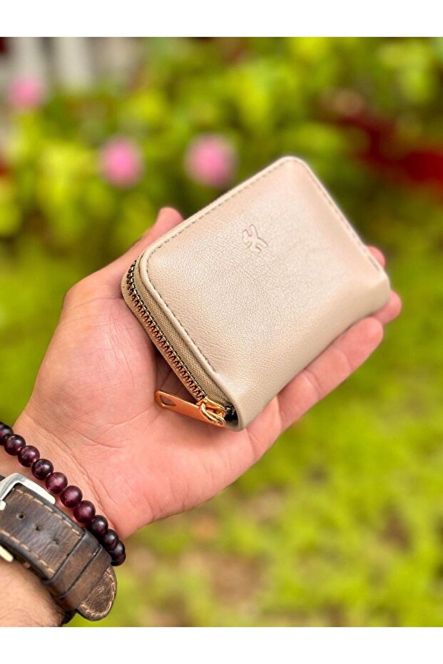 Accordion Card Holder with Zipper Closure