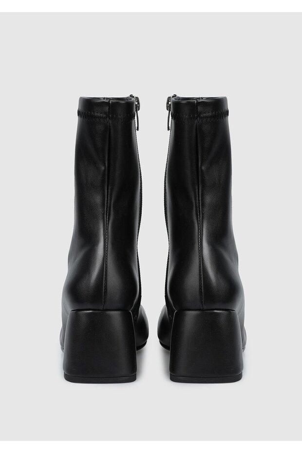 Siyah Kadın Bot - 4