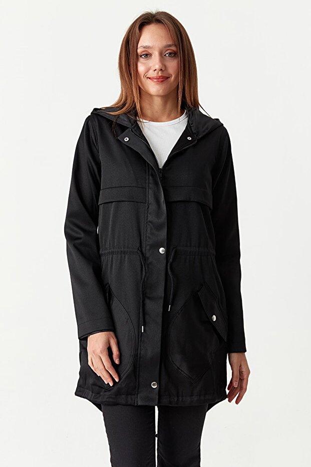 Kadın Kapüşonlu Parlak Kumaş Parka - 2