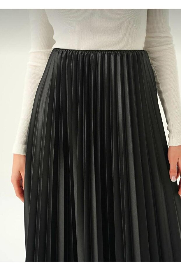 deri görünümlü pliseli etek - 4