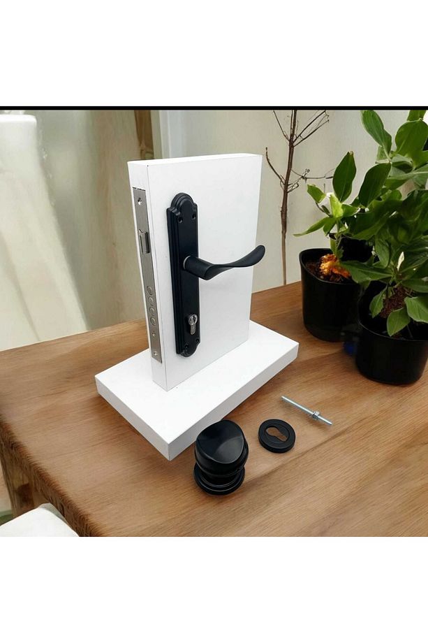 Yaprak Kol Mat Siyah Aynalı Yale Çelik Kapı Kolu Sağ  Basar Tek Taraf + Tokmak Ve Alt Rozeti - 1
