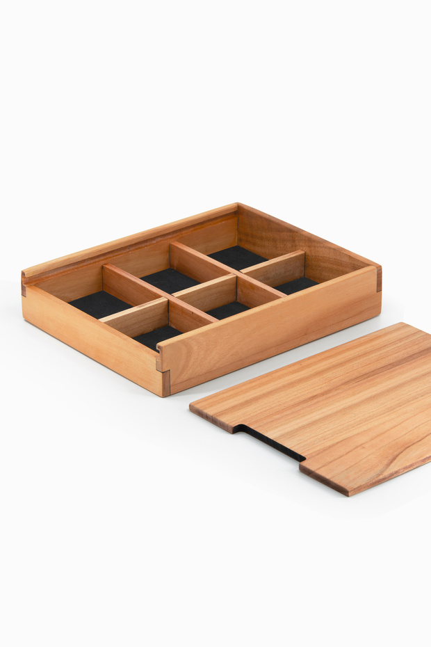 Horizontal Box with Dividers and Sliding Lid - Spring - 4