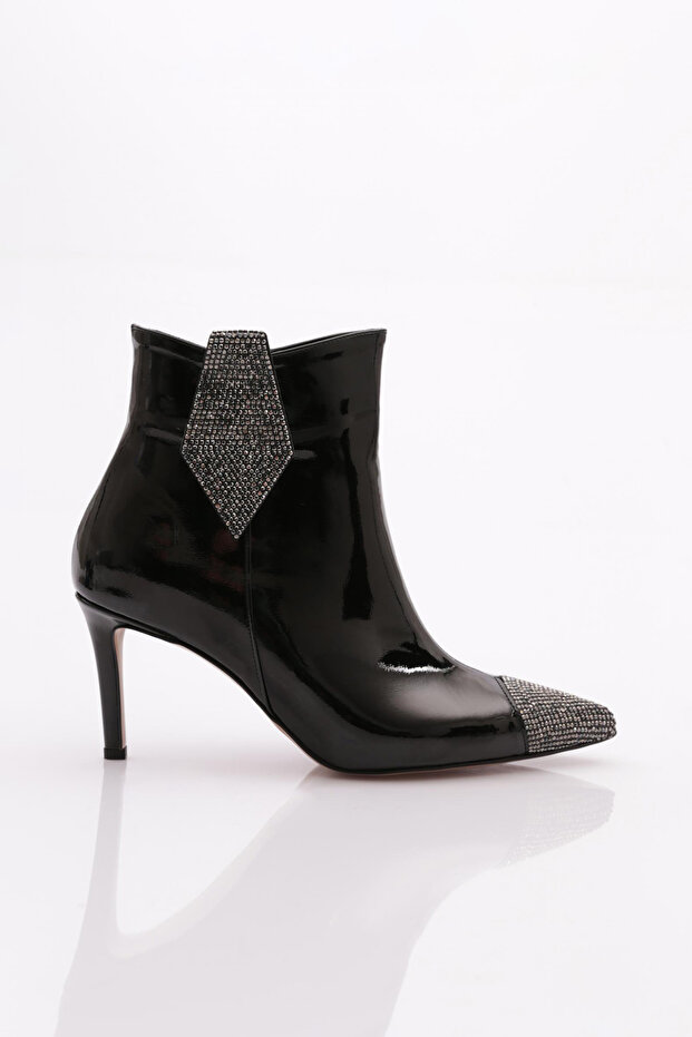 Women's Heeled Boots Black Wrinkled Patent Leather 71335910